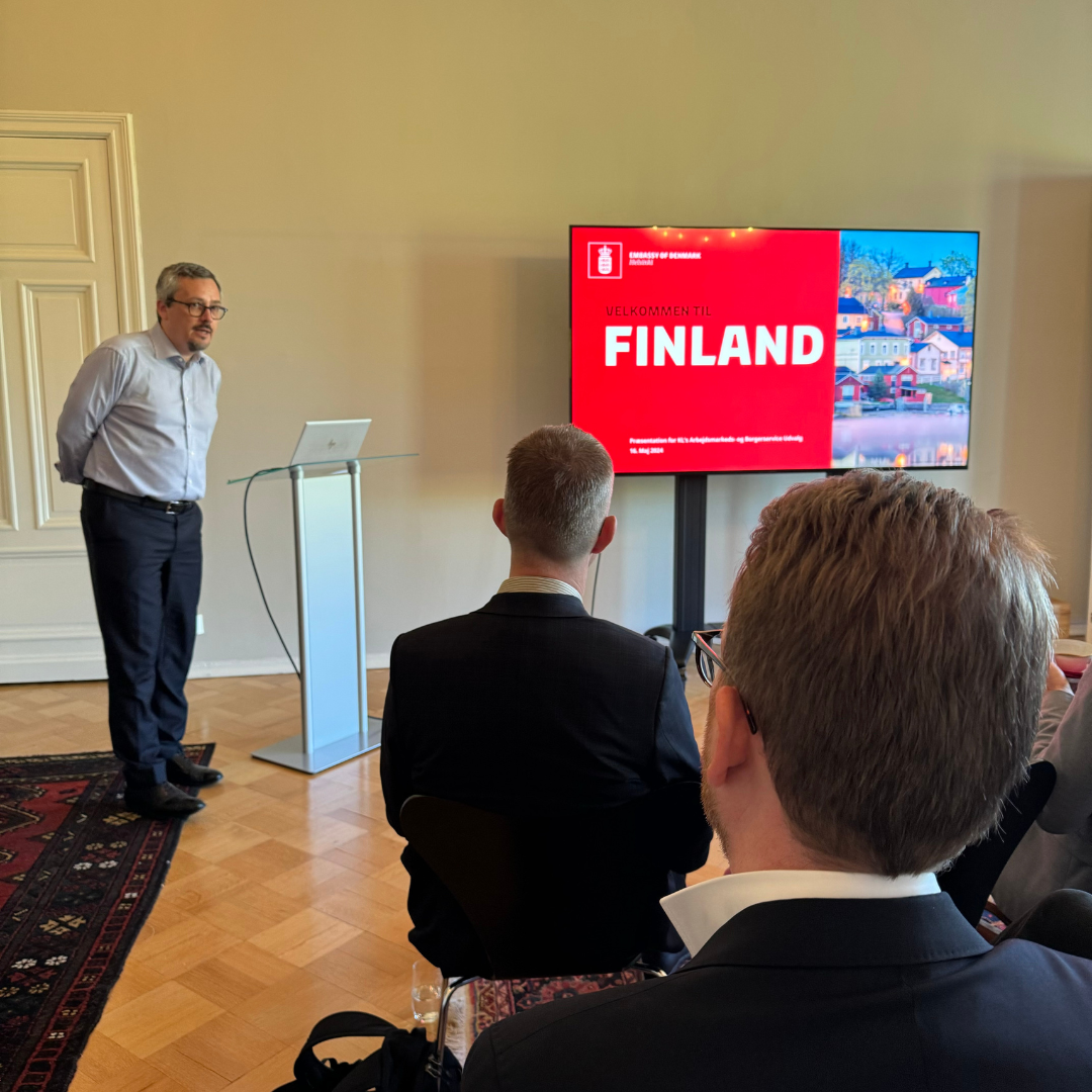 Jakob giver præsentation om Finland