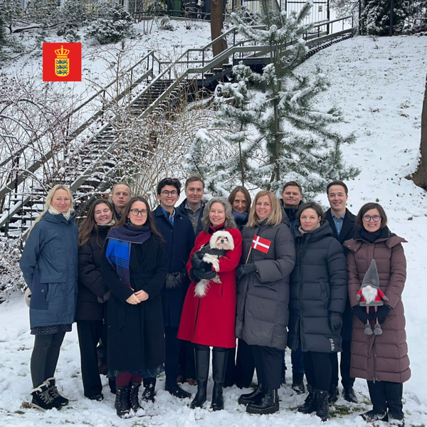 Glædelig jul! Linksmų Šv. Kalėdų!